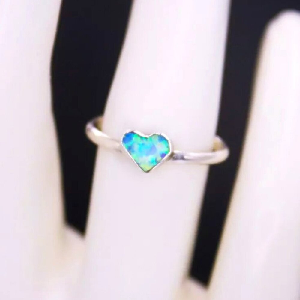 925 Sterling Silver Heart Opal Vintage Southwestern Ring